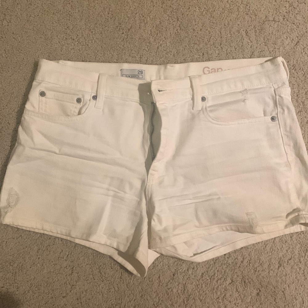 Gap slim denim shorts. White. Size 29.